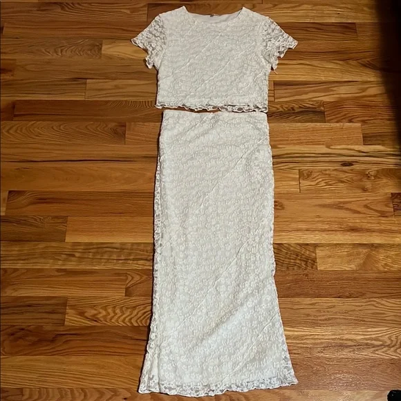 NWOT Bailey rose set - Picture 1 of 9